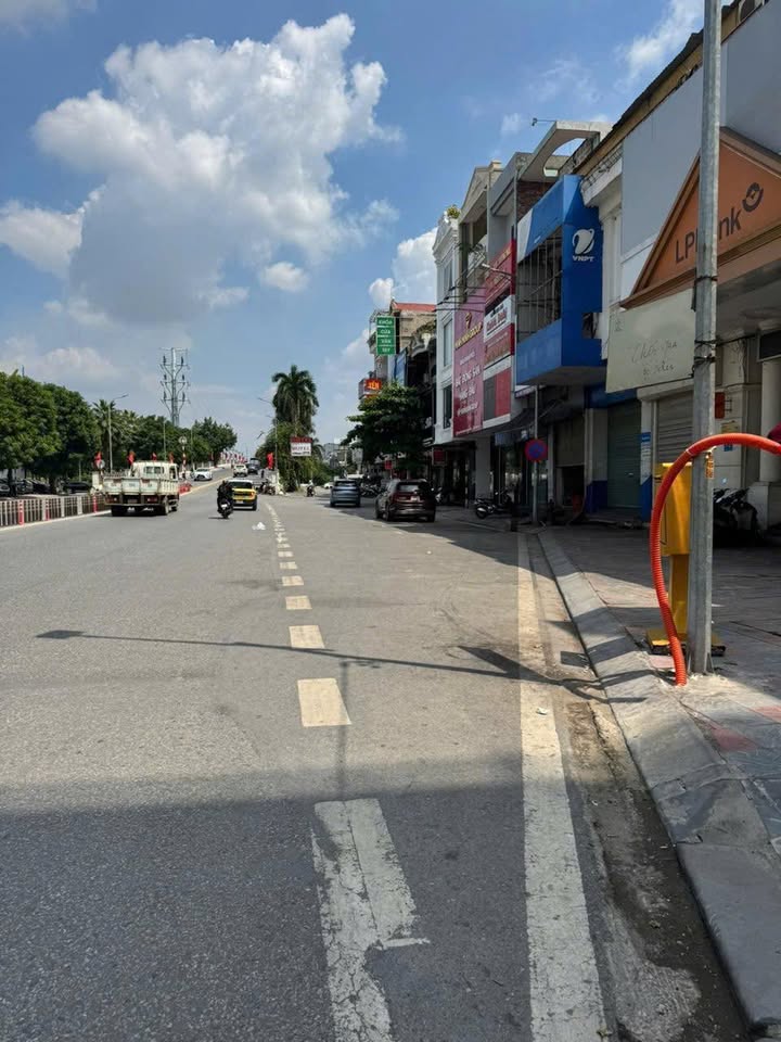 Nhà mặt tiền Bạch Đằng, Hạ Lý 60m² giá chỉ 25 triệu/tháng - Cho thuê ngay!