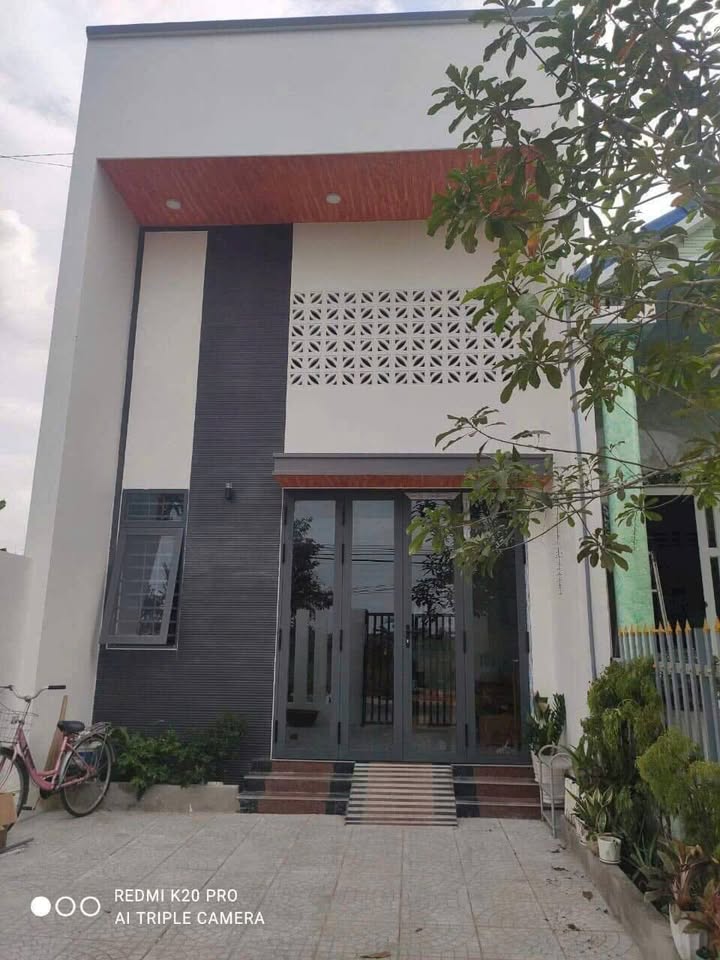 Nhà gác lửng sân vườn đường Kênh Tắc, Hậu Giang - Giá 1.45 tỷ, sổ đỏ chính chủ!