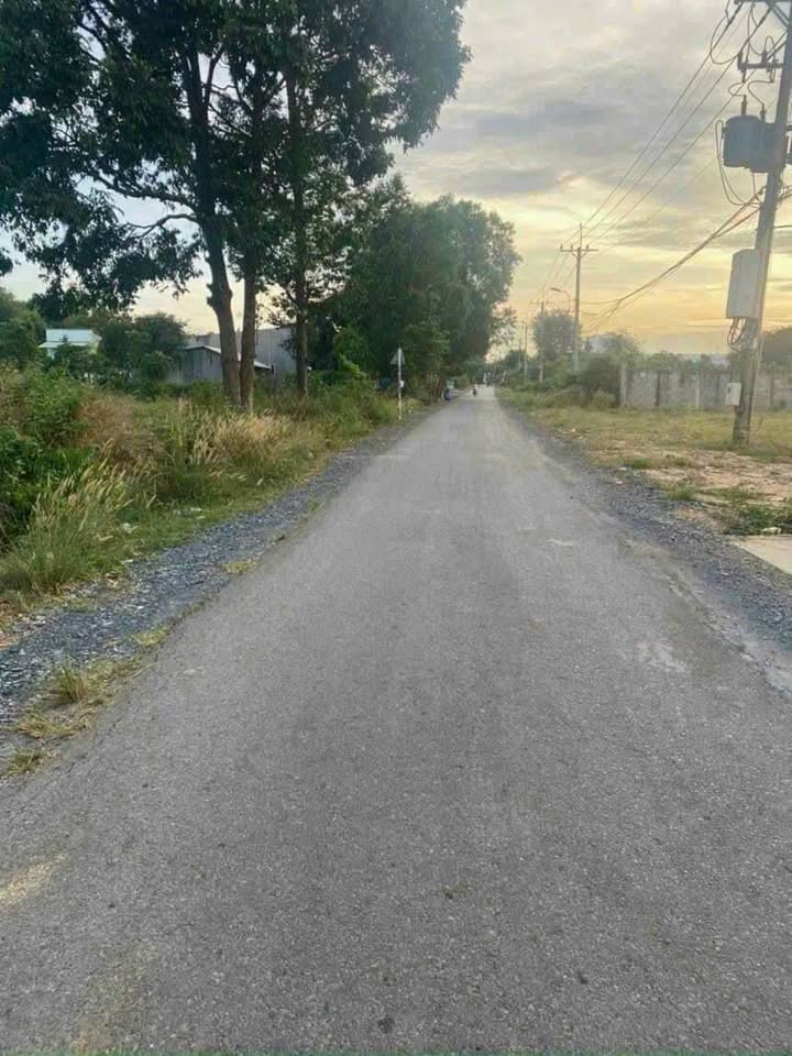 Đất thổ cư mặt tiền đường Sông Lu, Củ Chi 120m² - Giá chỉ 2.1 tỷ!