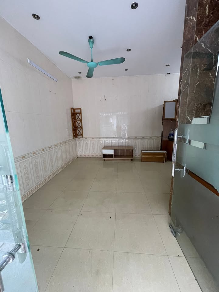 Nhà thuê 4 tầng Tô Hiệu, Hà Đông 30m² - Ngõ ô tô tránh, phù hợp cho gia đình!