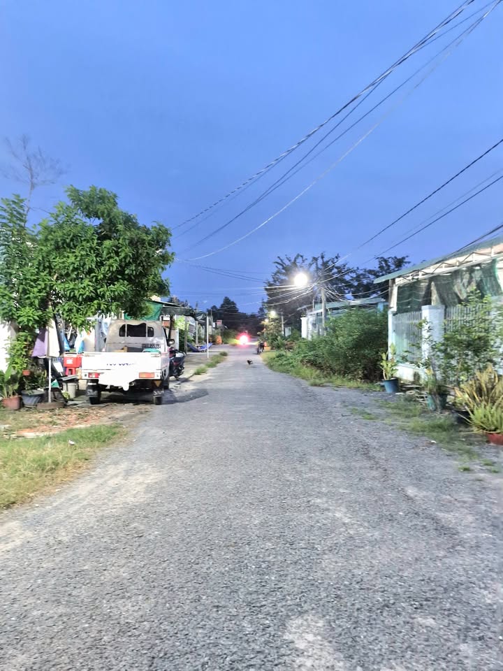 Đất Hòa Thành Tây Ninh 400m² giá 64 tỷ - Thổ cư 100%, hướng Đông, mặt tiền đường lớn!