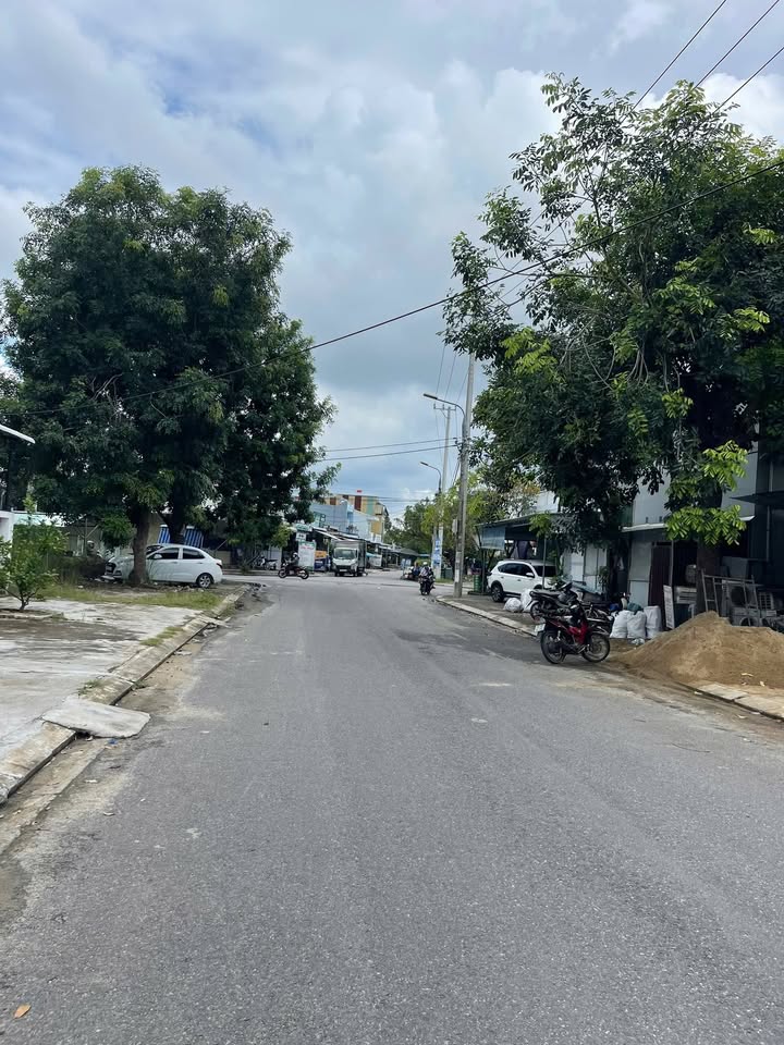 Đất nền Điện Nam Trung 100m² giá 2.5 tỷ - Cách chợ vài bước chân!