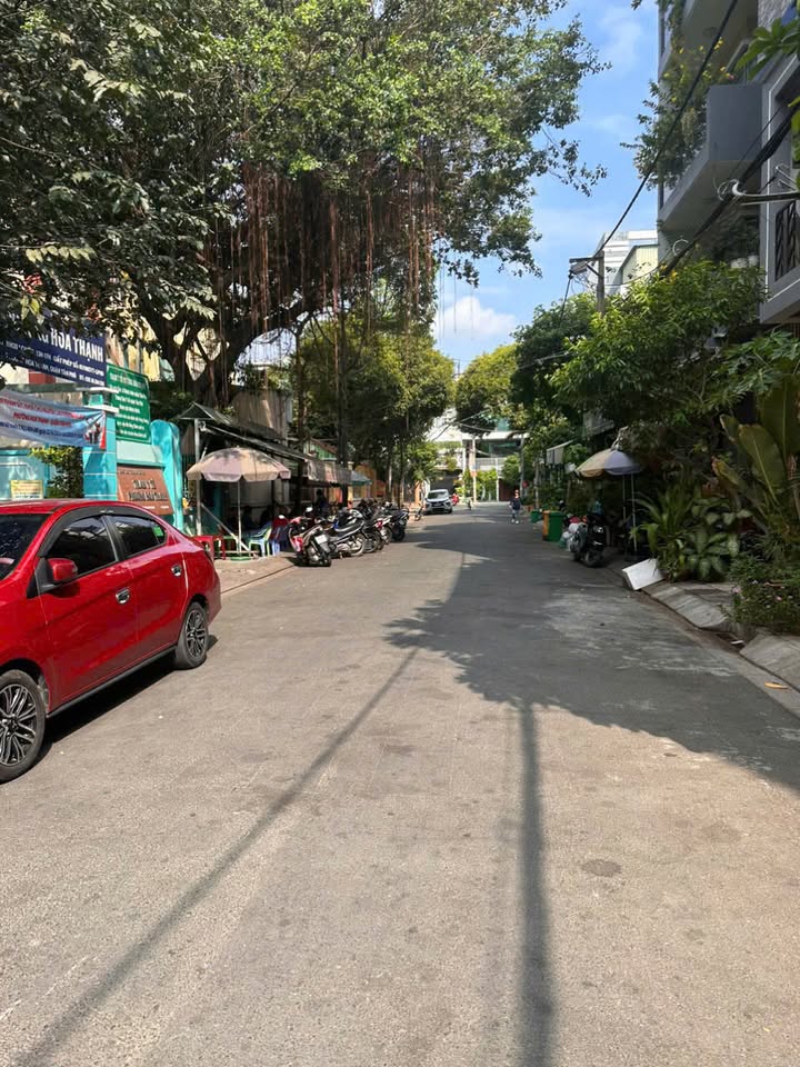 Nhà cho thuê hẻm 10m đường Huỳnh Thiện Lộc, Tân Phú 80m² - Phù hợp gia đình đông người!