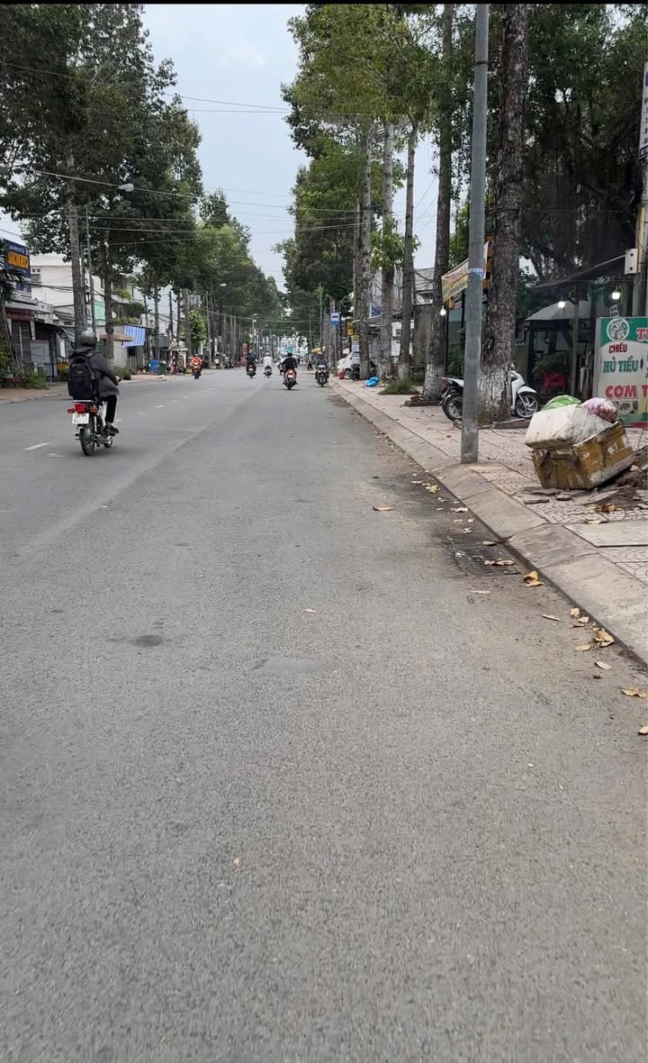 Đất nền 849m² đường Phạm Hữu Lầu, phường 6 - Giá chỉ 4.7 tỷ, thương lượng tốt!