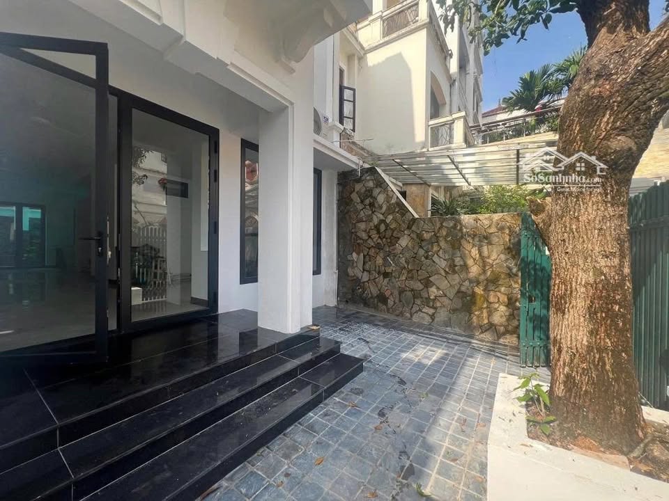 Cho thuê biệt thự Ciputra, Phú Thượng, Tây Hồ 130m² giá 65 triệu - Nhà mới sửa toàn bộ!