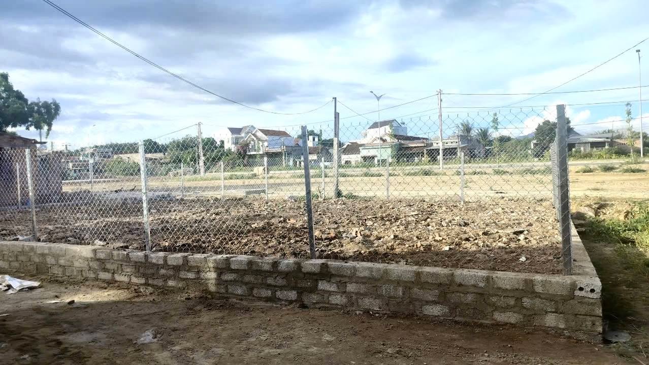 Đất nền Nhơn Hậu, An Nhơn 170m² giá 800 triệu - Lô góc 2 mặt tiền hoàn hảo!