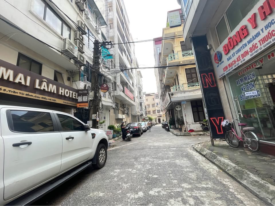 Nhà riêng lô góc Hoàng Quốc Việt 78m² giá 35 tỷ - Kinh doanh sầm uất, ô tô tránh!