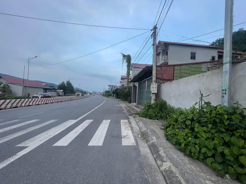 Đất nền mặt đường ĐT 284, Yên Dũng 110m² giá 3 tỷ - Đầu tư sinh lời ngay!