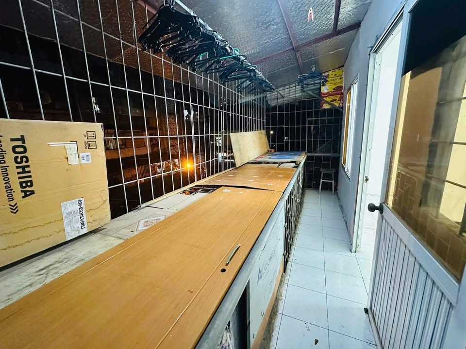 Căn hộ cho thuê C3 Nghĩa Tân 40m² giá 6.5 triệu - Ban công rộng thoáng mát!