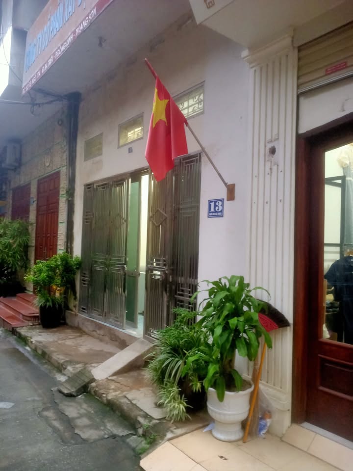 Nhà cấp 4 Hữu Lũng 40m² giá 1.75 tỷ - Ngõ ô tô tránh nhau, thuận tiện đi lại!