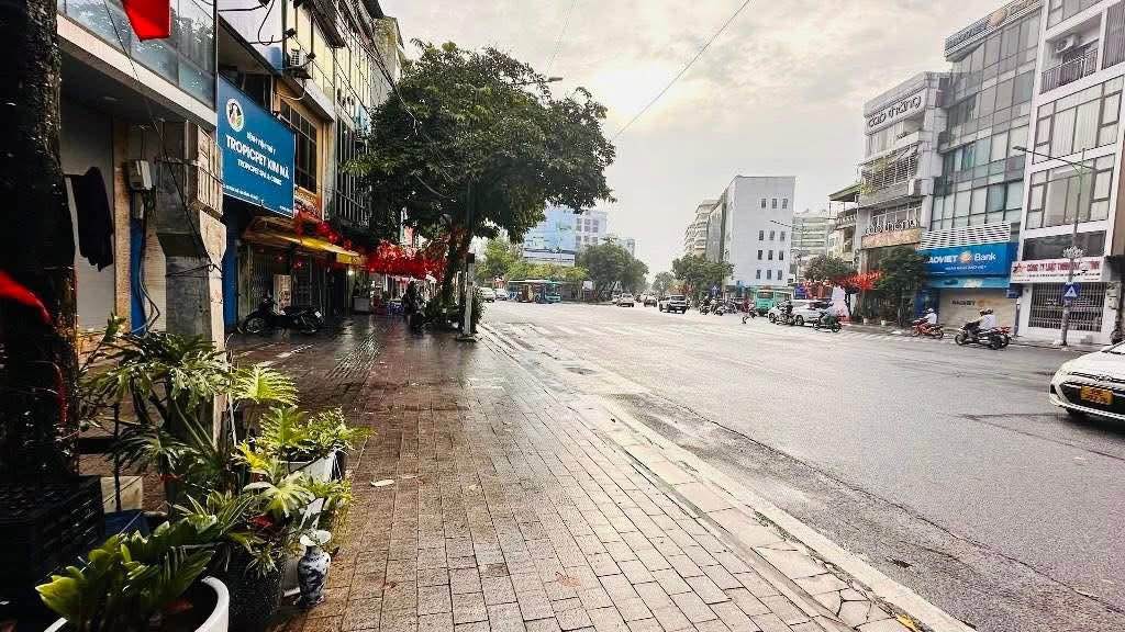 Nhà Ba Đình 50m² giá 18.2 tỷ - Lô góc nở hậu, gần phố Kim Mã!