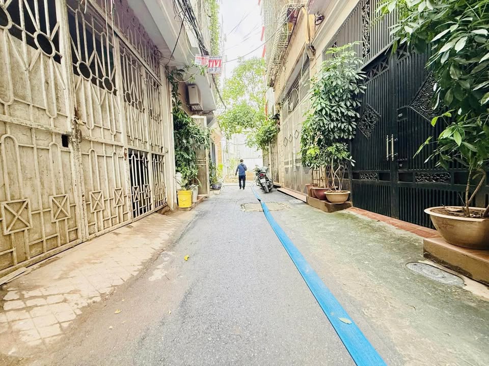 Nhà riêng Ngõ 36 Giang Văn Minh 40m² giá 19.9 tỷ - Thiết kế hiện đại, gara ô tô