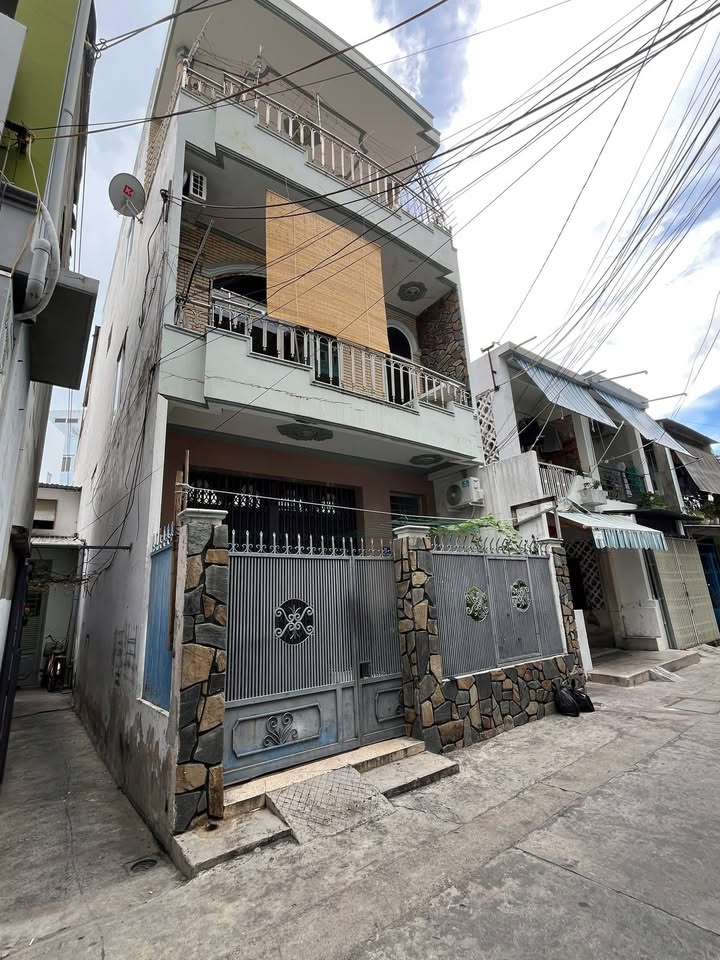 Nhà mặt đường Kiến Thiết Nha Trang 118m² giá 9.6 tỷ - Gần biển chỉ 1,5km!