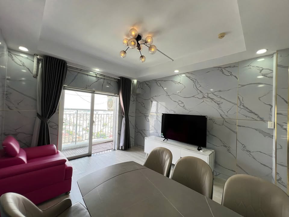 Căn hộ Oriental Plaza Tân Phú 88m² giá 4.38 tỷ - Dọn vào ở ngay!