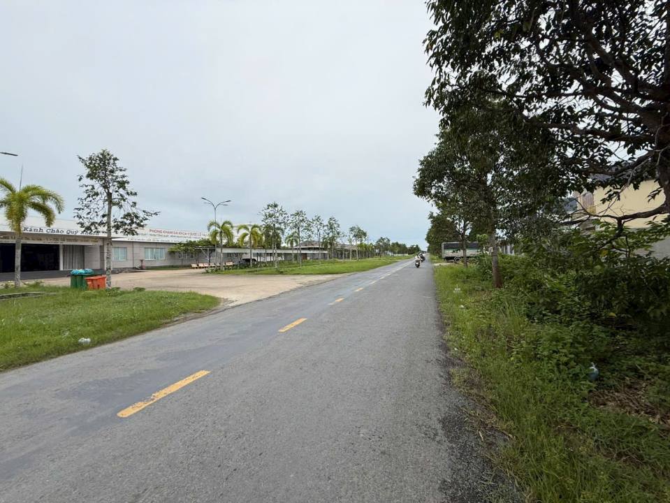 Bán gấp FrontHouse mặt tiền An Dương Vương Sóc Trăng 340m² - Giá chỉ 1.299 tỷ