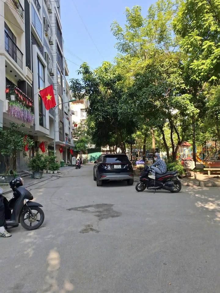 Nhà riêng cho thuê tại Ngõ 214 Nguyễn Xiển 120m² - Phù hợp làm Kho, Văn phòng hoặc KDOL