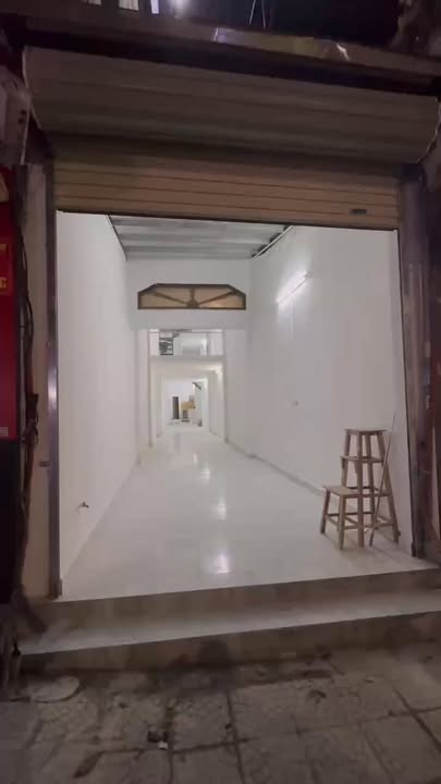 Nhà cho thuê phố Nguyễn Văn Cừ - 80m² chỉ 13 triệu, kinh doanh sầm uất!