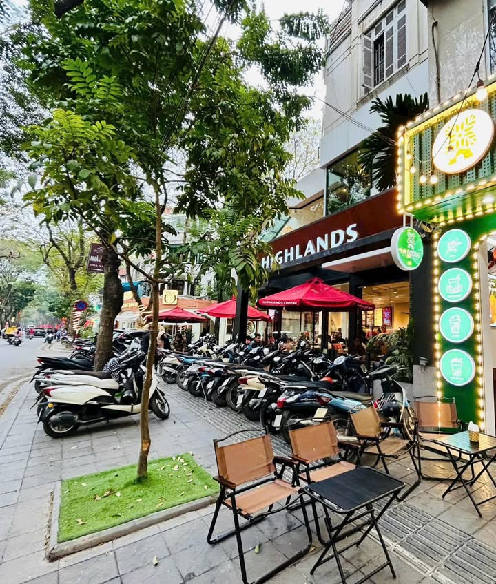 Mặt bằng kinh doanh phố Láng Hạ - Nguyên Hồng 200m² - Phù hợp với nhiều mô hình!