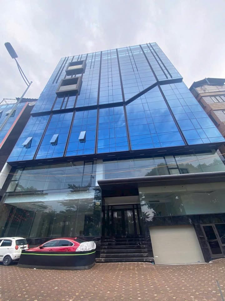 Tòa nhà mặt phố Võ Chí Công, Tây Hồ 400m² giá 173 tỷ - Vị trí đắc địa, cho thuê 340 triệu/tháng!