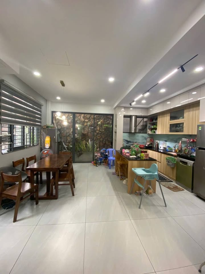 Nhà phố mặt tiền 2MT Tân Quý, Tân Phú 108m² giá 21 tỷ - Đầu tư sinh lời ngay!