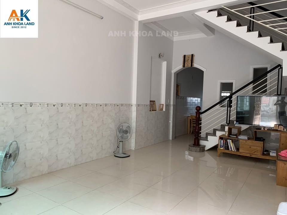 Nhà 2 mặt tiền hẻm đường Dương Đình Hội, Thủ Đức - 80.3m² giá 6 tỷ - Tiện ích đầy đủ!