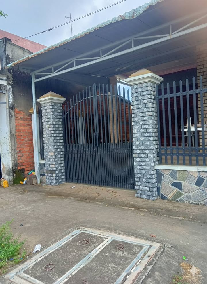 Nhà mặt tiền Quốc lộ 57C, An Hoà Tây, Ba Tri - 155.7m² giá 2.8 tỷ - Đầu tư sinh lời!