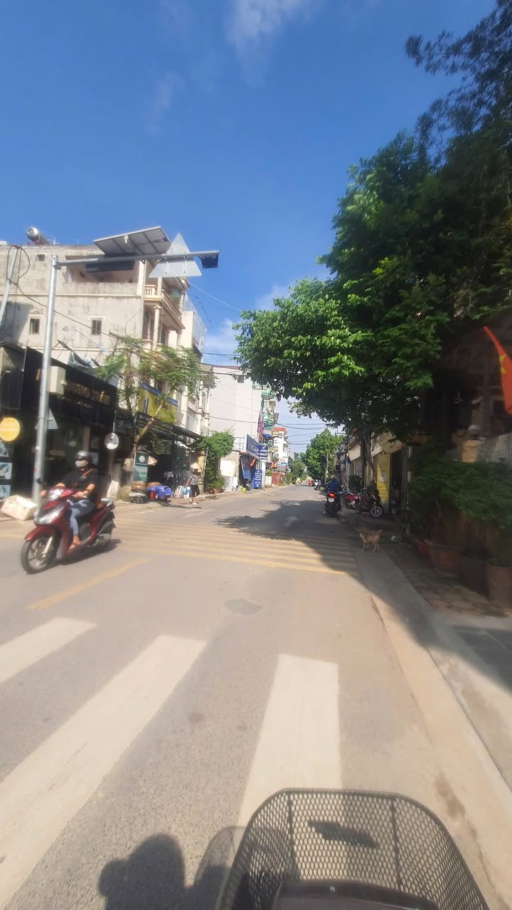 Nhà riêng Phú Thượng 168m² giá thỏa thuận - Sổ vuông đẹp, ô tô tránh nhau!