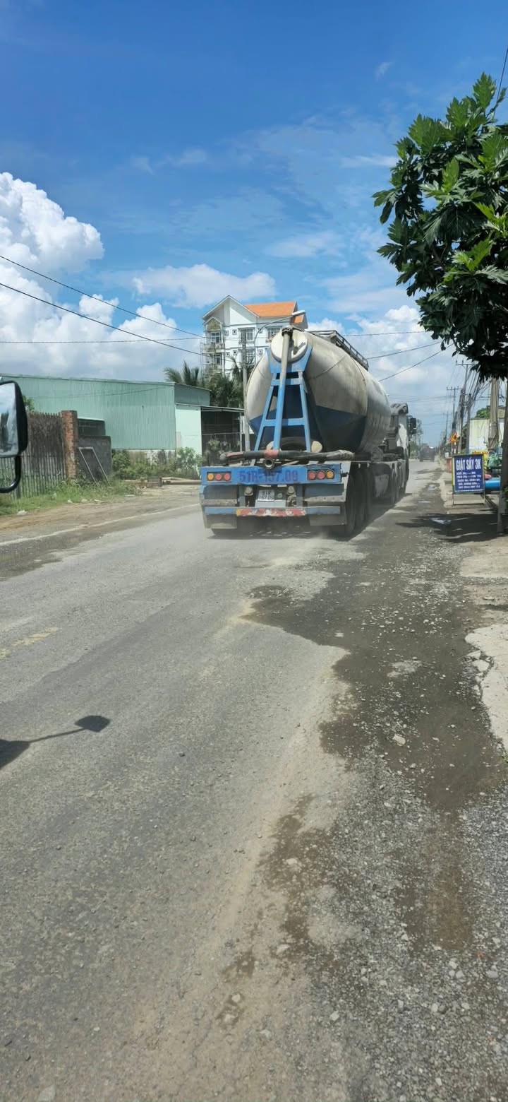 Đất thổ cư mặt tiền Tỉnh lộ 833B, Long Cang, 319m² - Giá 4.5 tỷ, cơ hội đầu tư tuyệt vời!