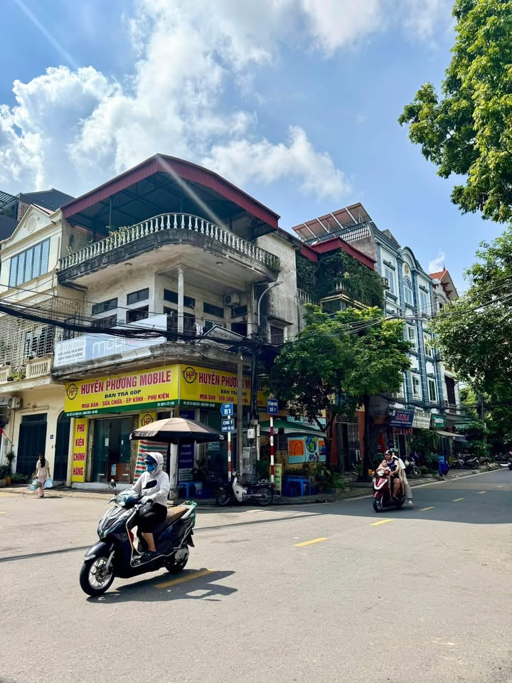 Nhà mặt tiền góc 2 mặt đường khu 918 Long Biên 65m² giá 10 tỷ - Đầu tư sinh lời tốt!