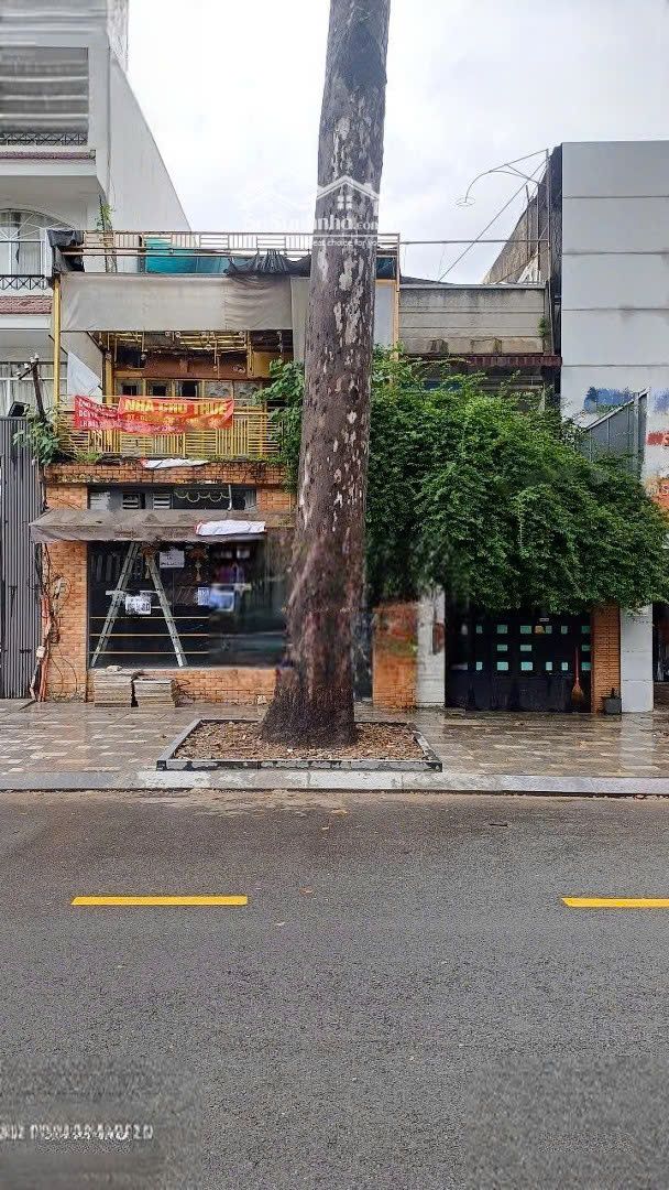 Nhà mặt tiền Sương Nguyệt Ánh, quận 1, 400m² - Vị trí đắc địa, kinh doanh thuận lợi!