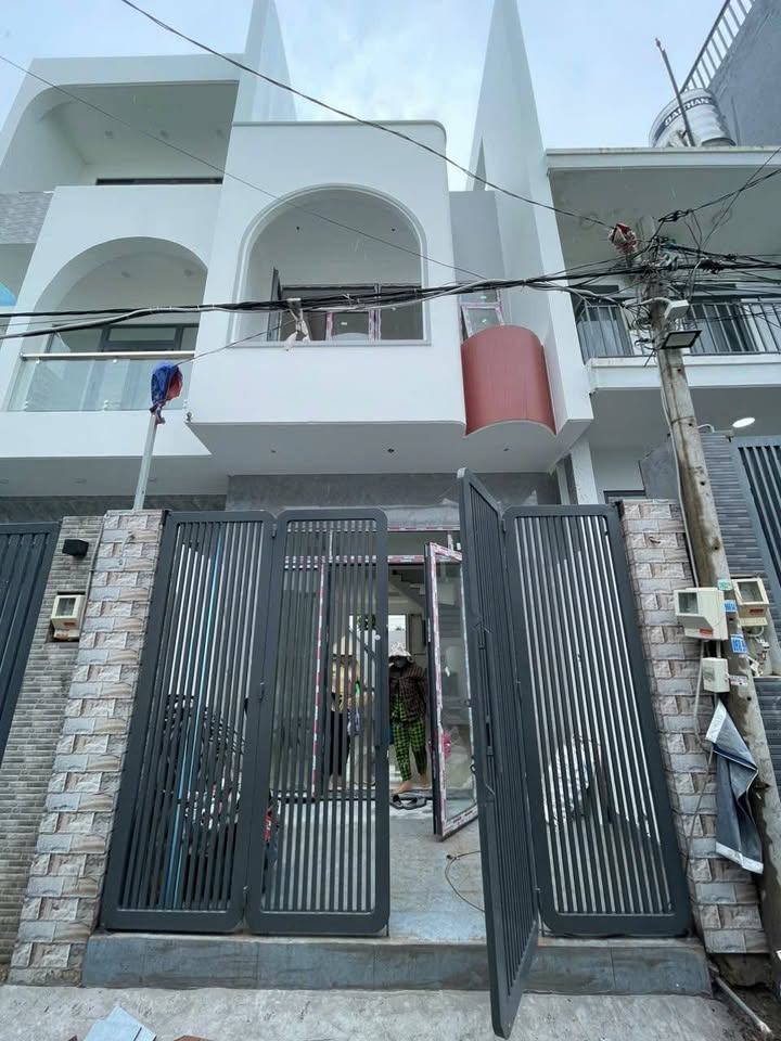 Nhà 3 tầng mới Long Phước, Thủ Đức 61m² giá 4.6 tỷ - Sẵn sàng vào ở!