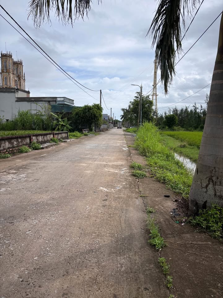 Đất nền Nam Trung, Tiền Hải 136m² giá 700 triệu - Đường lớn, vị trí thuận lợi!