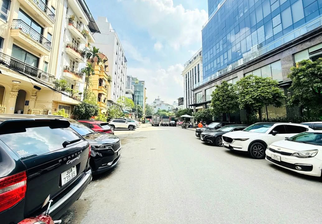 Nhà 5 tầng Giang Văn Minh 46m² giá thỏa thuận - Vị trí ô tô vào tận nơi!