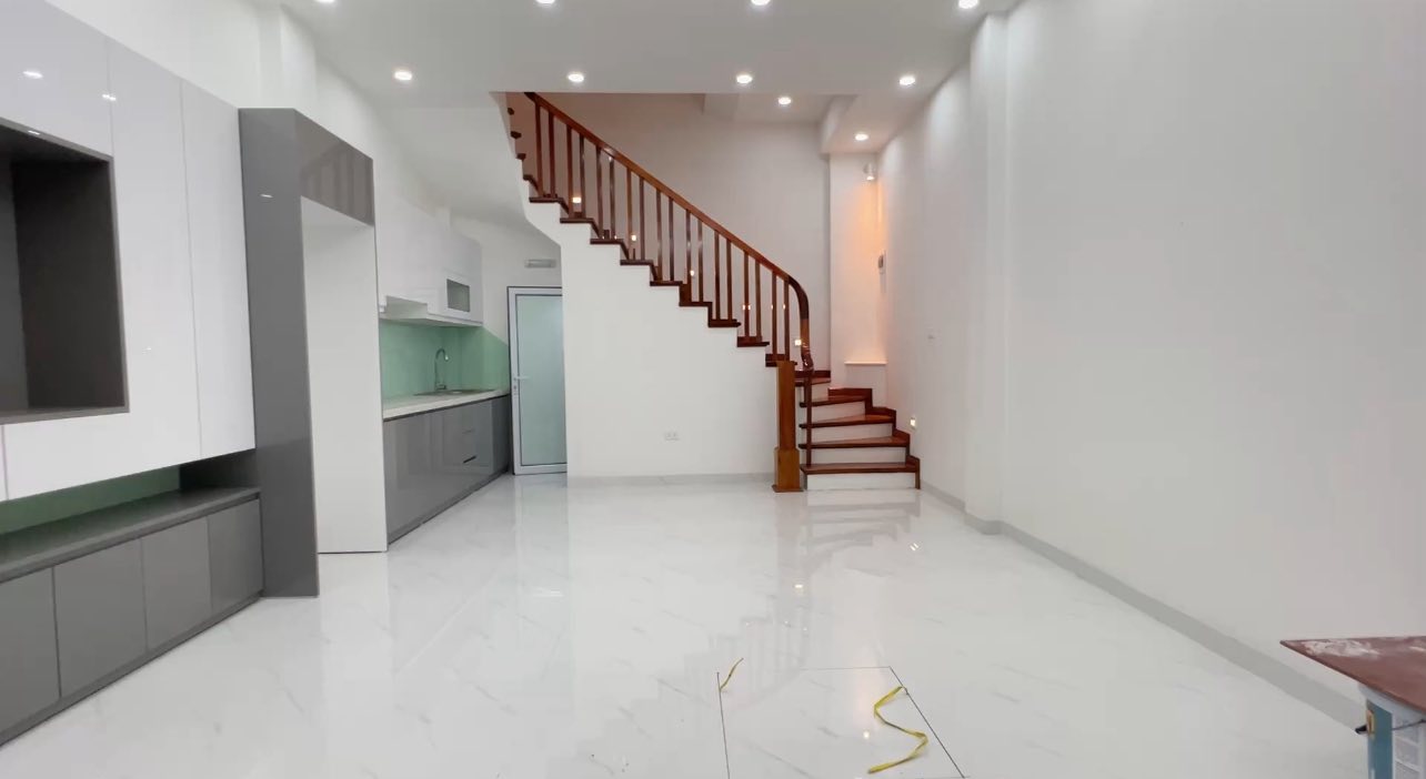 Nhà mới Phương Canh 35m² giá 7 tỷ - Tiện ích xung quanh bủa vây!
