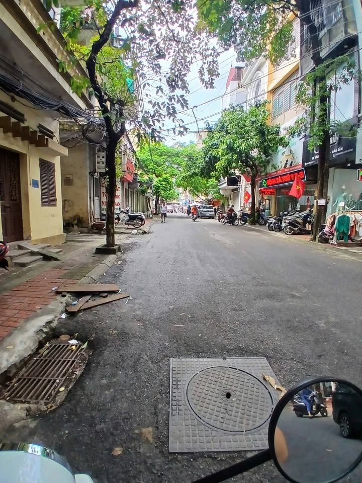 Nhà mặt phố Bùi Bằng Đoàn, Hà Đông 42m² giá 30 triệu - Kinh doanh tấp nập!