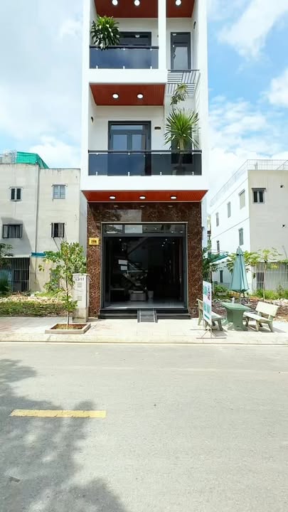 Nhà phố Bình Chuẩn 60m² giá 4.95 tỷ - Hoàn công, Full nội thất cao cấp!