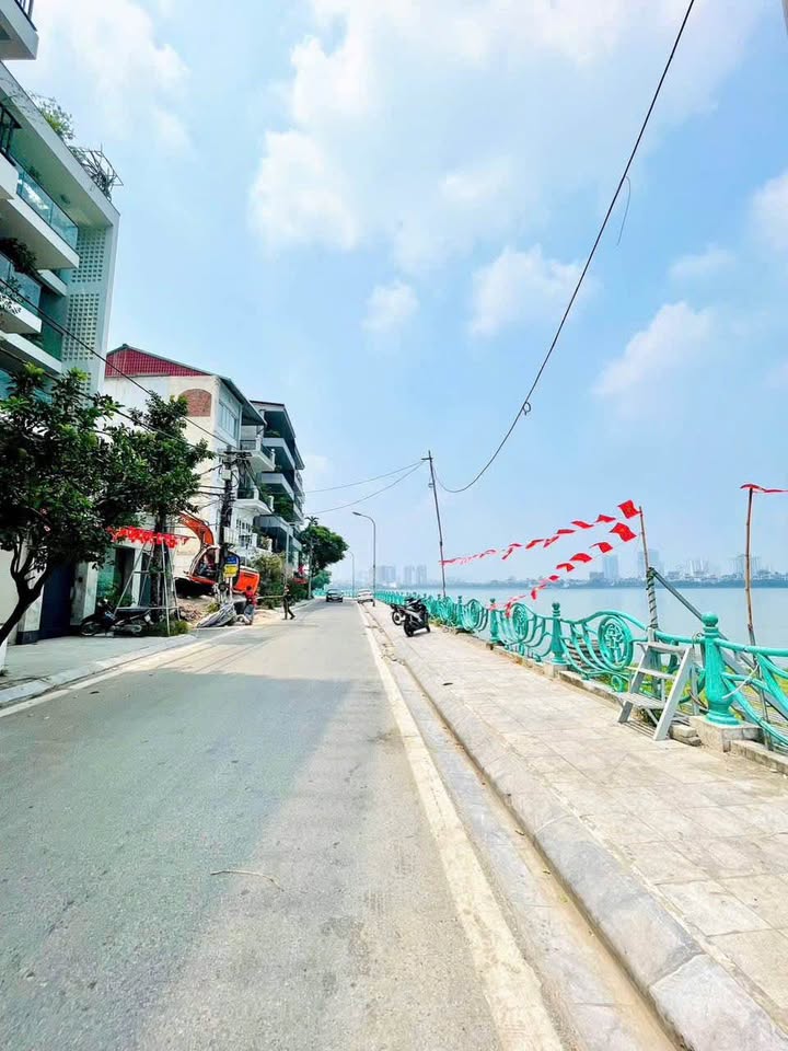Bán nhà mặt phố Quảng Khánh Tây Hồ 130m² giá 110 tỷ - View hồ tuyệt đẹp