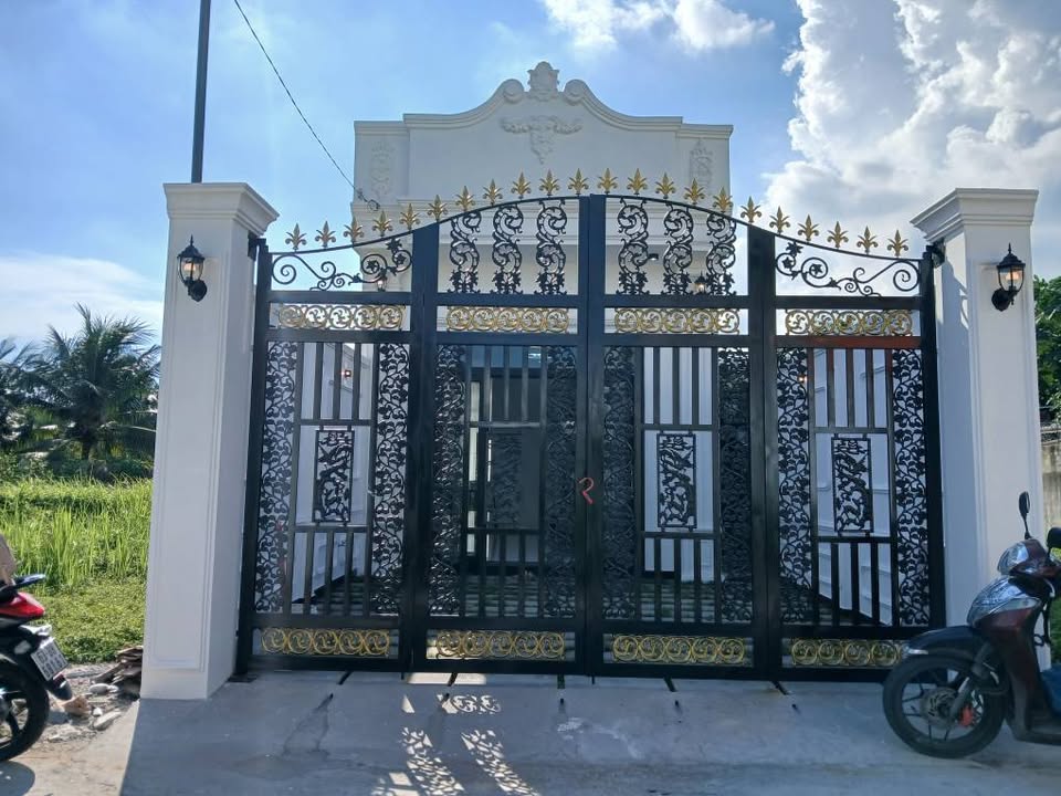 Nhà Tân Cổ Điển mới xây tại Phường Mỹ Phong, 107m² chỉ 1.75 tỷ - Sẵn sàng vào ở!