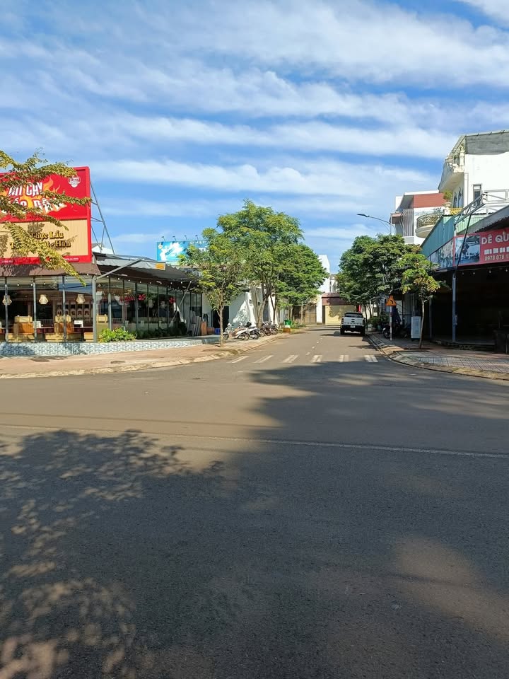 Đất thổ cư mặt đường Tố Hữu, 108m² giá 1.78 tỷ - Vị trí đẹp, kinh doanh thuận lợi!