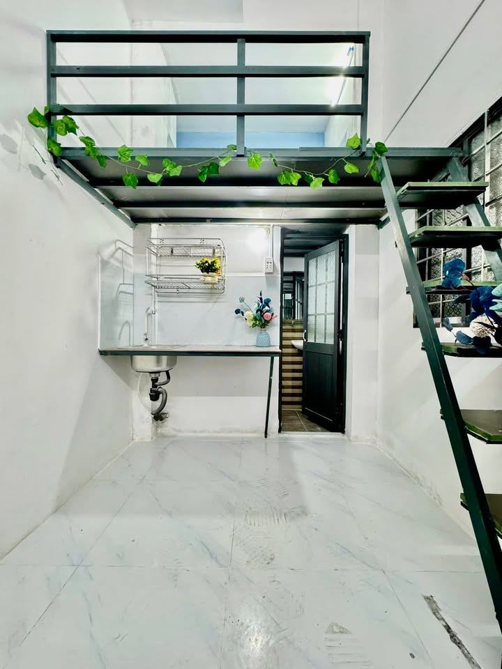 Phòng trọ Trung Mỹ Tây 20m² giá chỉ 2.8 triệu - Không gian thoáng đãng, sạch sẽ!