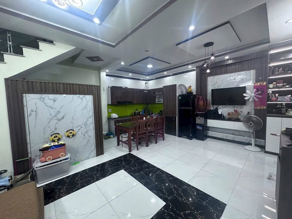 Nhà bán Cam Lộ, Hồng Bàng, Hải Phòng 40m² giá 2.5 tỷ - Lô góc thoáng mát!