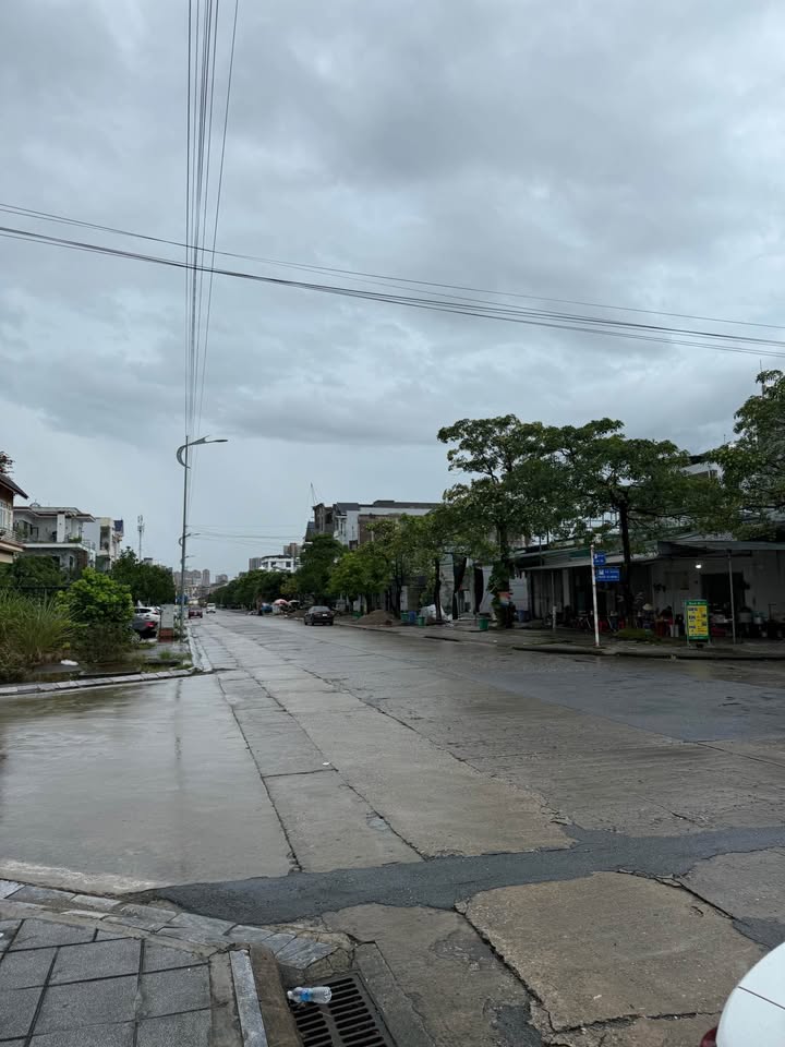 Nhà 3 tầng góc đường Đoan Tĩnh, 6 phòng ngủ, 103m² - Tiện nghi hiện đại!