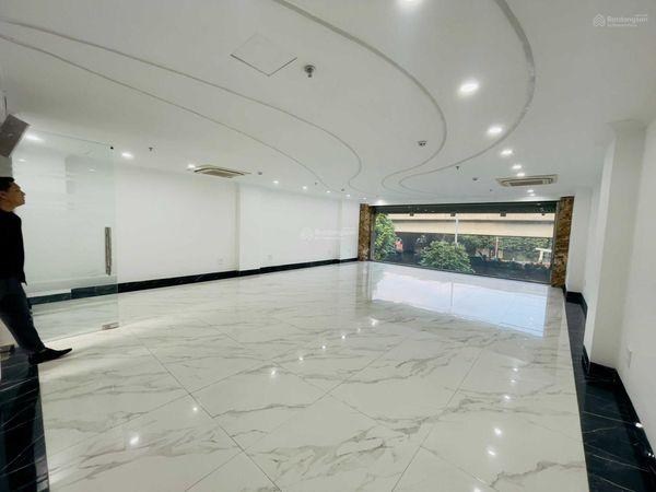 Văn phòng cho thuê Khuất Duy Tiến - Thanh Xuân 110m² giá 20 triệu - Thiết kế hiện đại, sẵn sàng làm việc!