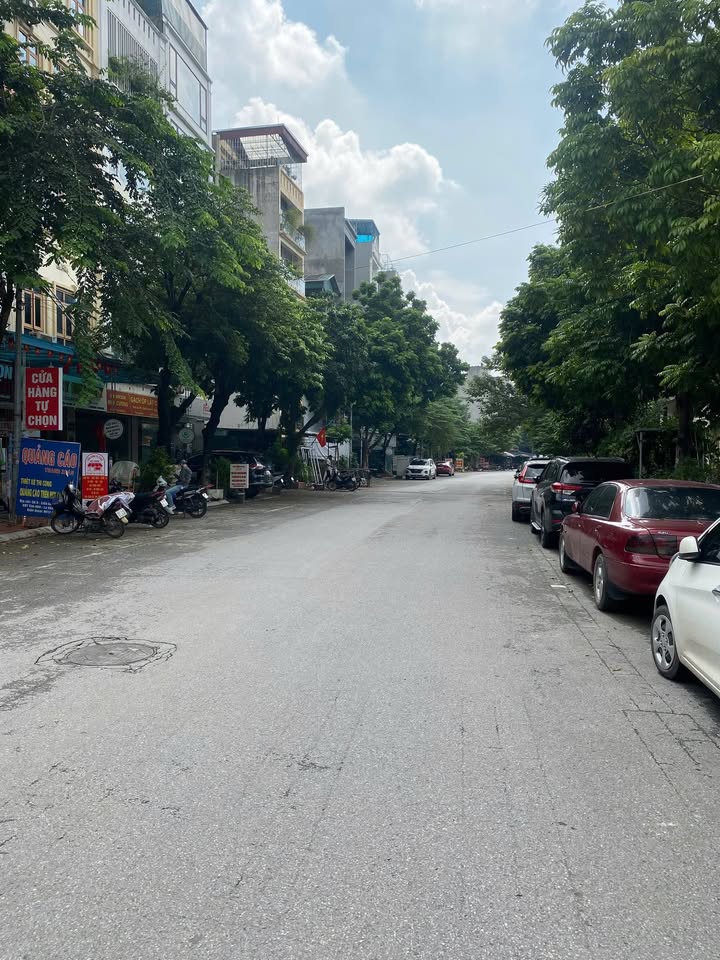 Cho thuê nhà 6 tầng tại Văn Khê, 55m² chỉ 24 triệu - Kinh doanh thuận lợi!