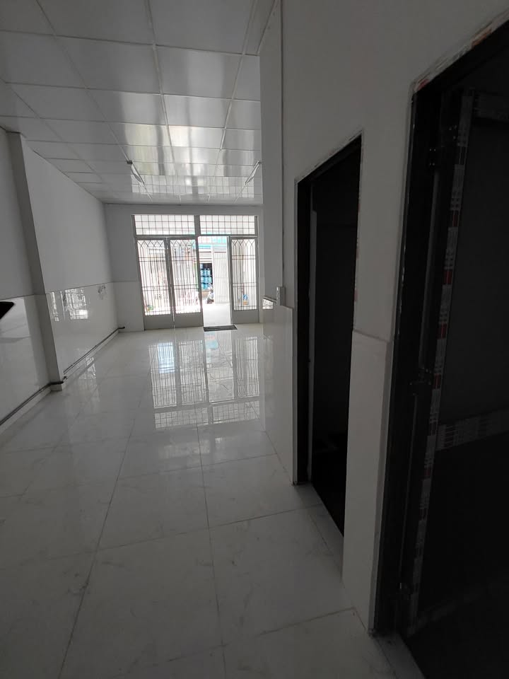 Nhà mặt tiền Đoàn Giỏi, Tân Phú, 67m² giá 11 triệu - Phù hợp làm văn phòng và kinh doanh!