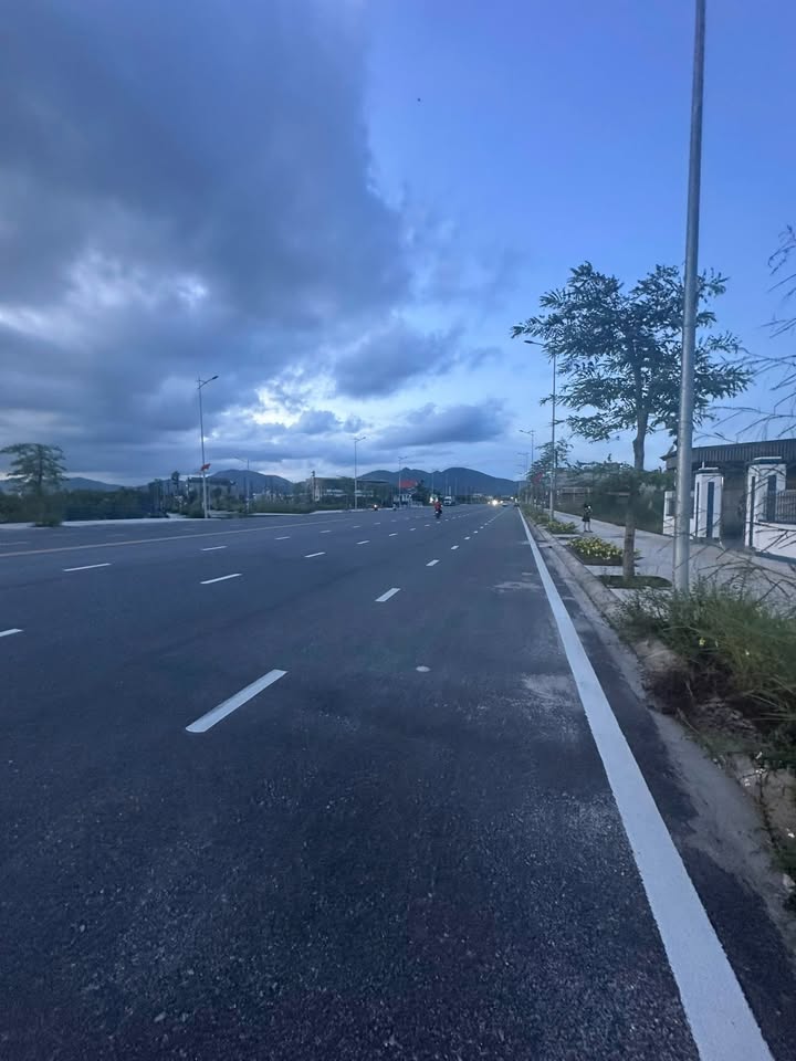 Đất trục nối Yên Tử kéo dài Uông Bí 200m² giá 6 tỷ - Cơ hội đầu tư hấp dẫn!