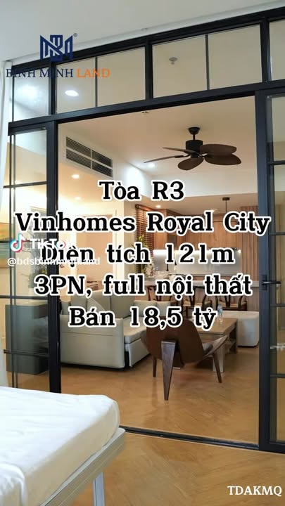 Căn hộ 3 phòng ngủ Royal City 121m² giá 18 tỷ - Nội thất cao cấp, thiết kế hiện đại!