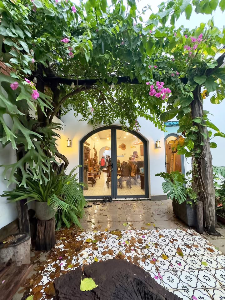 Cho thuê mặt bằng kinh doanh đường Y Nuê, Buôn Ma Thuột 300m² - Vị trí đắc địa cạnh chợ Y Nuê!