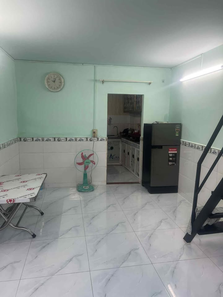 Nhà cho thuê hẻm Huỳnh Tấn Phát, Quận 7 - Giá chỉ 4.5 triệu, phù hợp gia đình nhỏ!