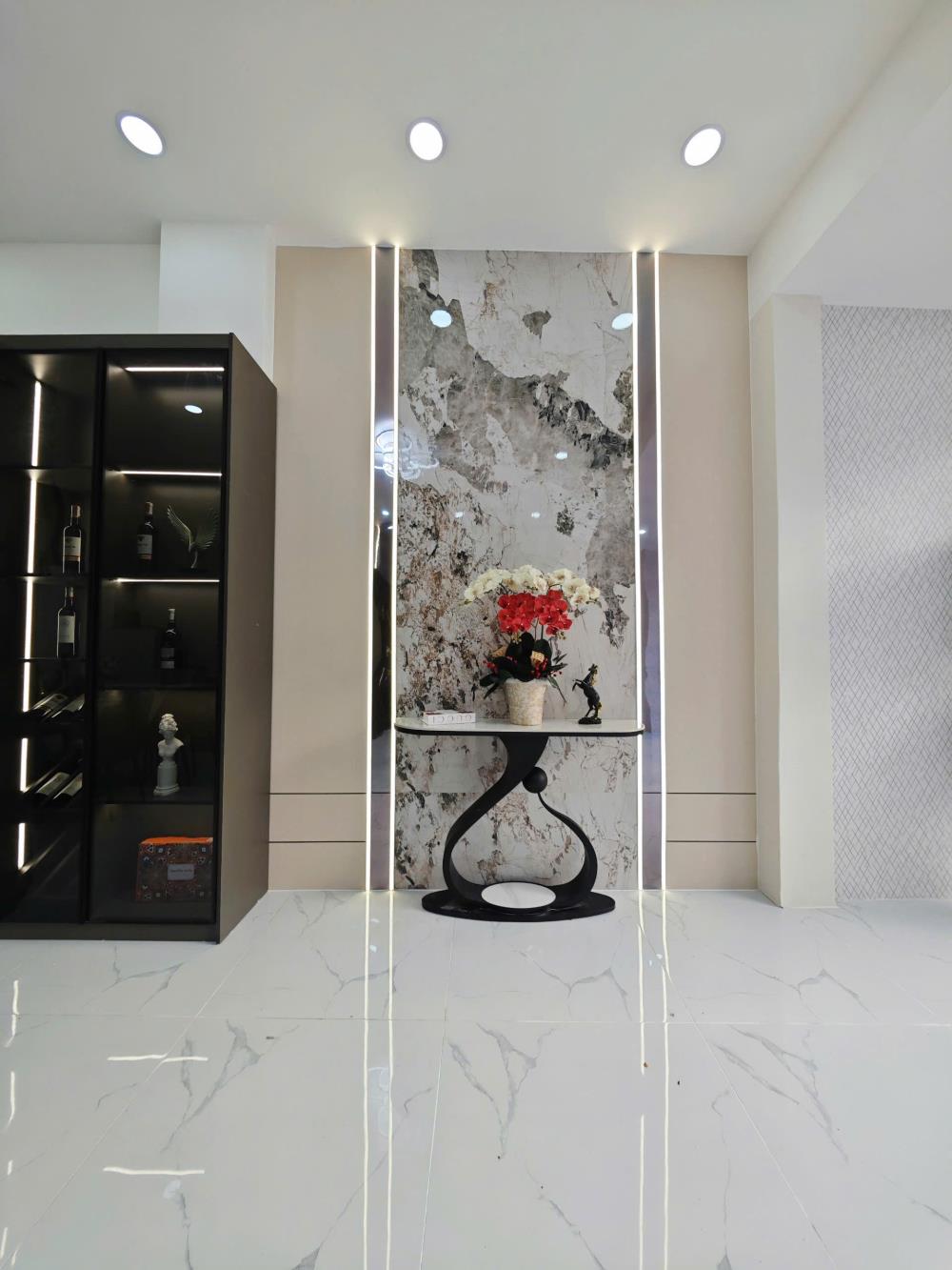 Bán nhà mặt tiền Huỳnh Thị Hai, Quận 12 - 200m² giá 7.9 tỷ - Kinh doanh khách sạn lý tưởng!